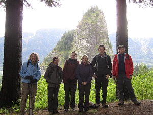 A photograph of the Hamilton Mountain Hiking Team (- Noelwah)