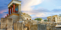 A photograph of the Knossos archaeological site, Heraklion area, Chania, Greece. Source: Vasiahotels.gr.