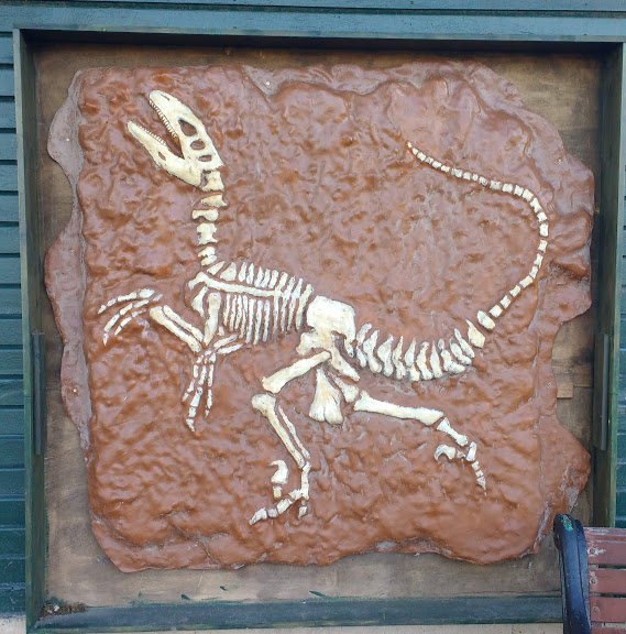 Dinosaur mural on University Park Campus, Nottingham