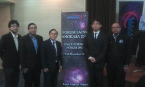 The UNMC delegation with other invited guests. From Right to left:  Prof Dato’ Dr. Mohd Zambri Zainuddin, Department of Physics, University of Malaya, Prof Andy Chan, Associate Dean (Research) for Faculty of Engineering UNMC, Prof. Boonrucksar Soonthornthum, Director of National Astronomical Research Institute of Thailand (NARIT), Dr Khiew Poi Sim, Head of MMS research division and Dr Jitkai Chin. 