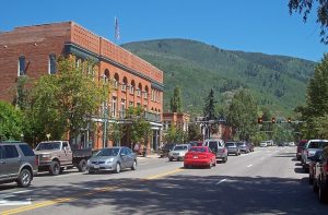 Photo by Daniel Case, https://commons.wikimedia.org/wiki/File:Main_Street,_Aspen,_CO.jpg