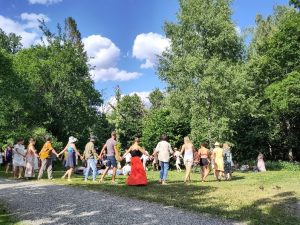 Traditional dancing around the midsommar pole
