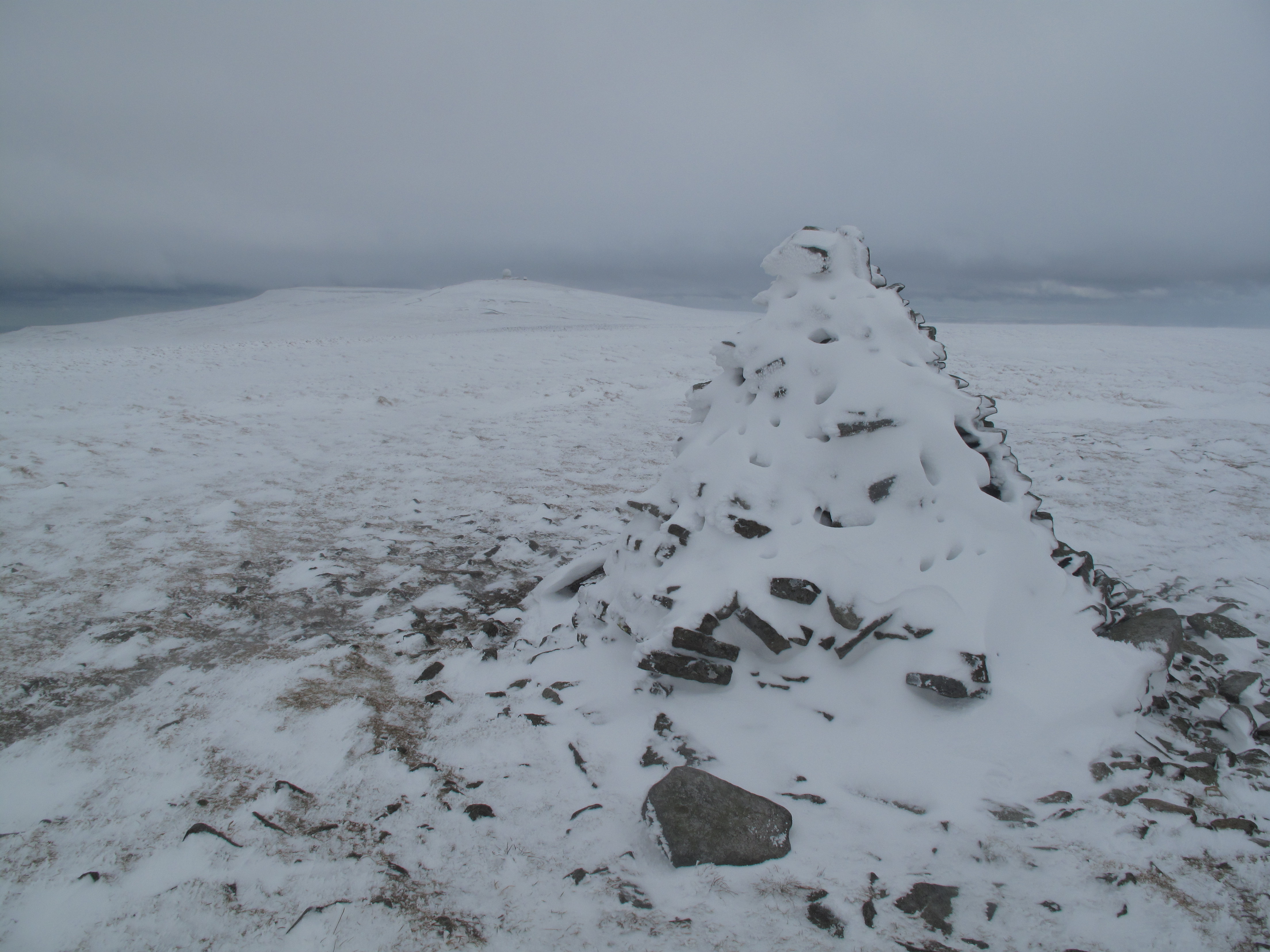 Cairn on the approach to the summit of Great Dun Fell, February 2013