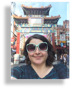 Kate taking a selfie in Chinatown